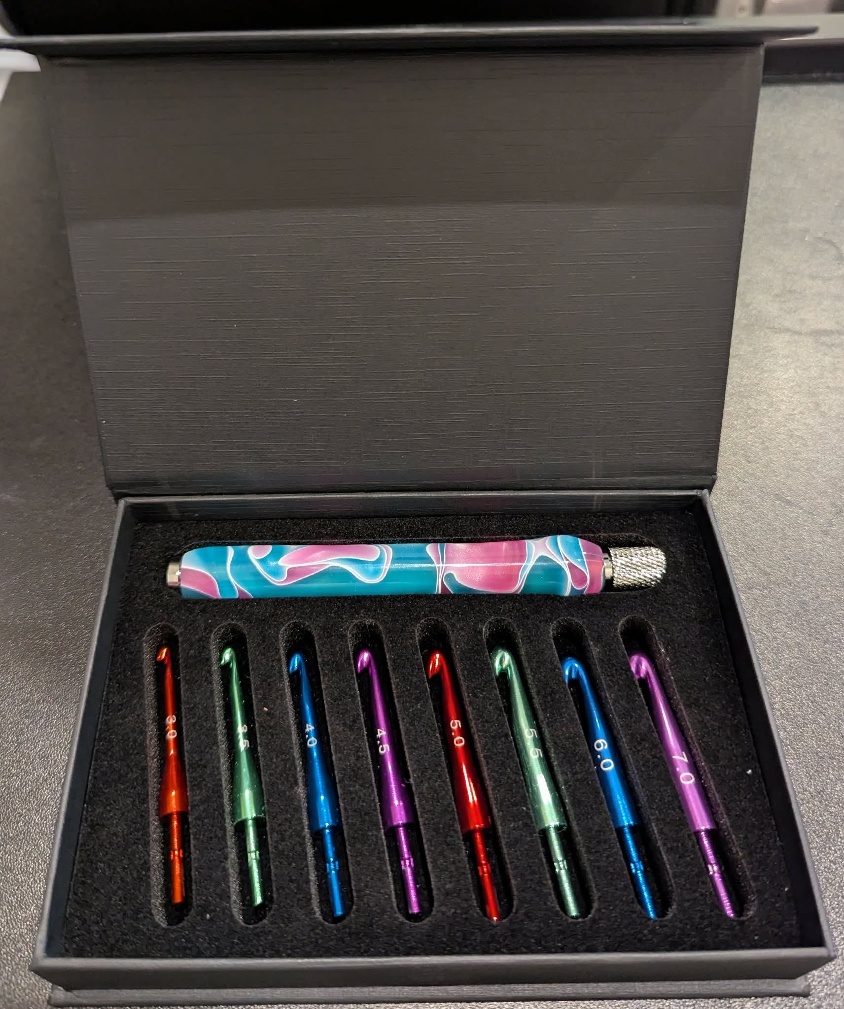 Woodwork and Whiskers Interchangeable Crochet Hook Set - 9 Piece 3143B394 - Mermaid