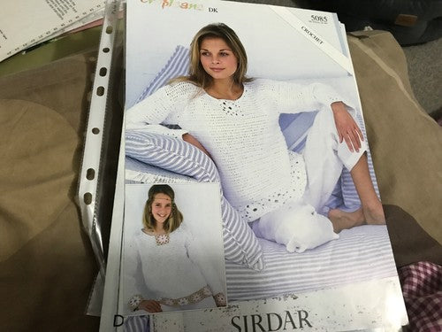 Leaflet 5085 - Sirdar Ladies 8 ply Crochet Jumper
